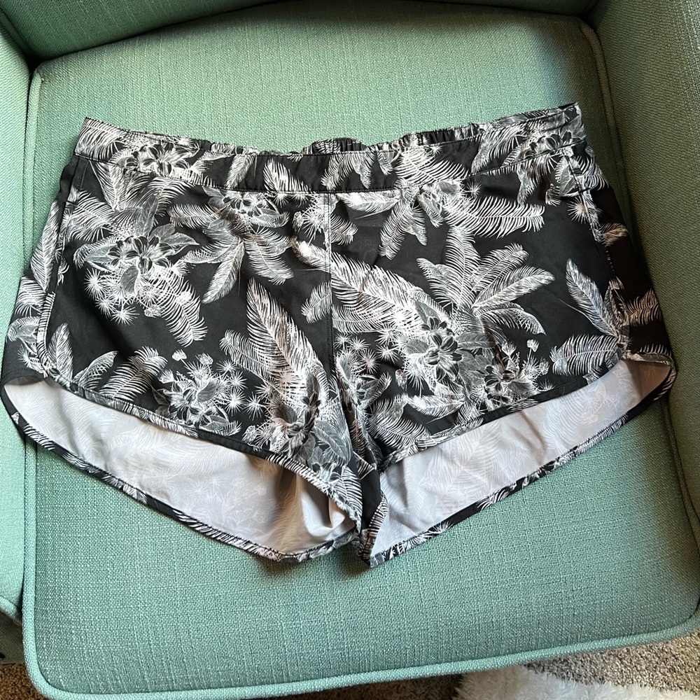 Hurley Black and White Shorts